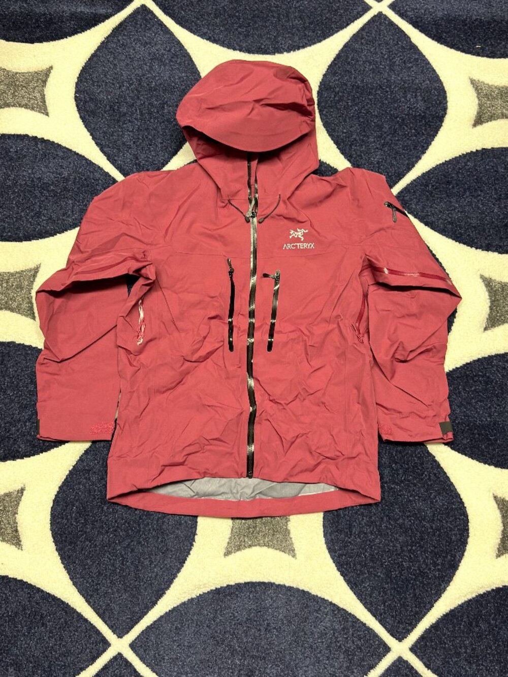 Arcteryx Alpha SV Jacket Red Mens Large